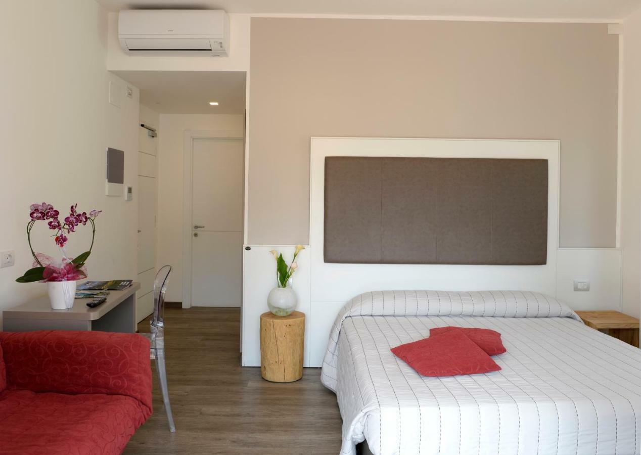 Hotel Rolly Ρίβα ντελ Γκάρντα Εξωτερικό φωτογραφία