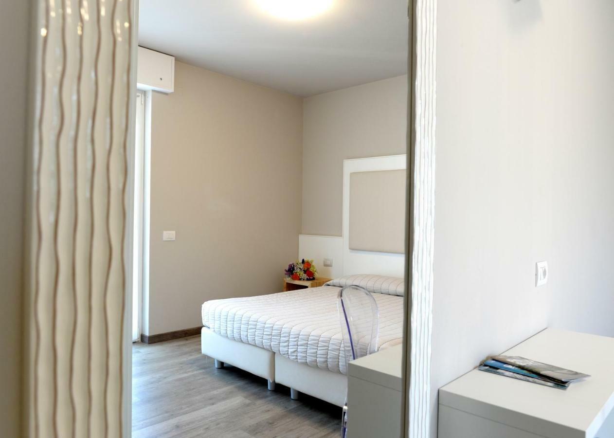 Hotel Rolly Ρίβα ντελ Γκάρντα Εξωτερικό φωτογραφία